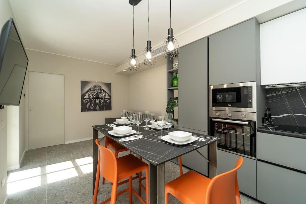 Apt 2 Min From The Cathedral With Private Parking Como Exterior photo
