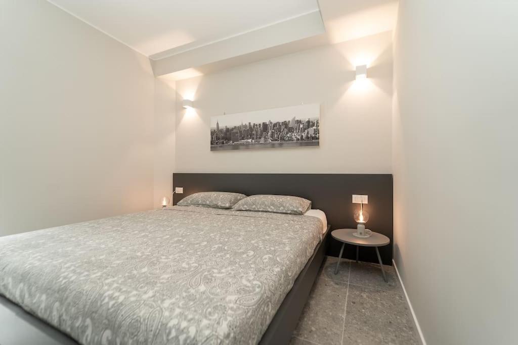 Apt 2 Min From The Cathedral With Private Parking Como Exterior photo