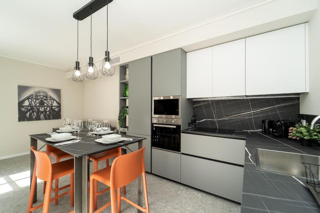 Apt 2 Min From The Cathedral With Private Parking Como Exterior photo
